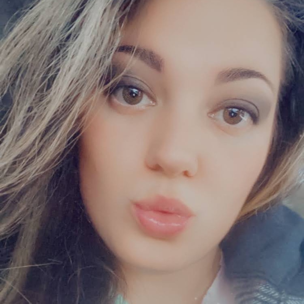 Meet your Posher, Alyssa